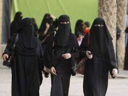 بنت الإسلام - تعرض لها في بيت الله الحرام