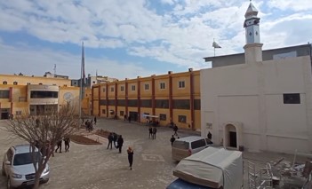 رفع أول أذان من الجامع الجديد في جامع حلب الحرة