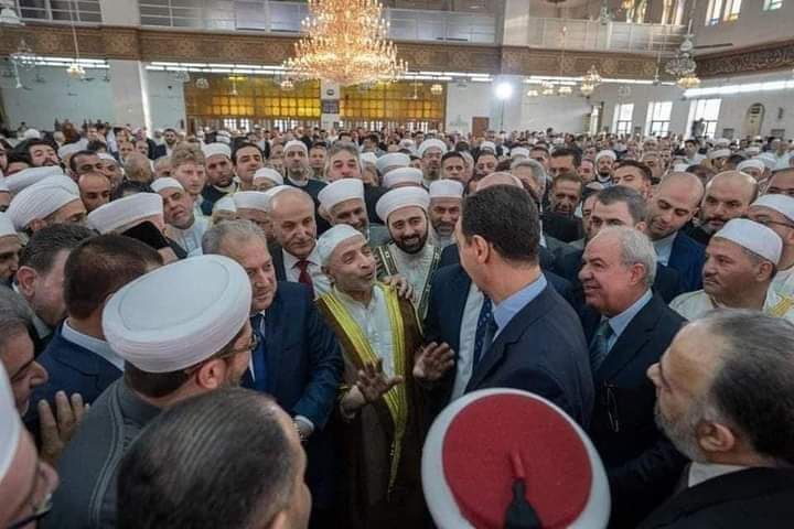 على أشكالها تقع الكلاب